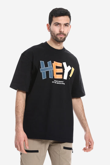 "Hey!" Printed Short Sleeves T-Shirt – Black