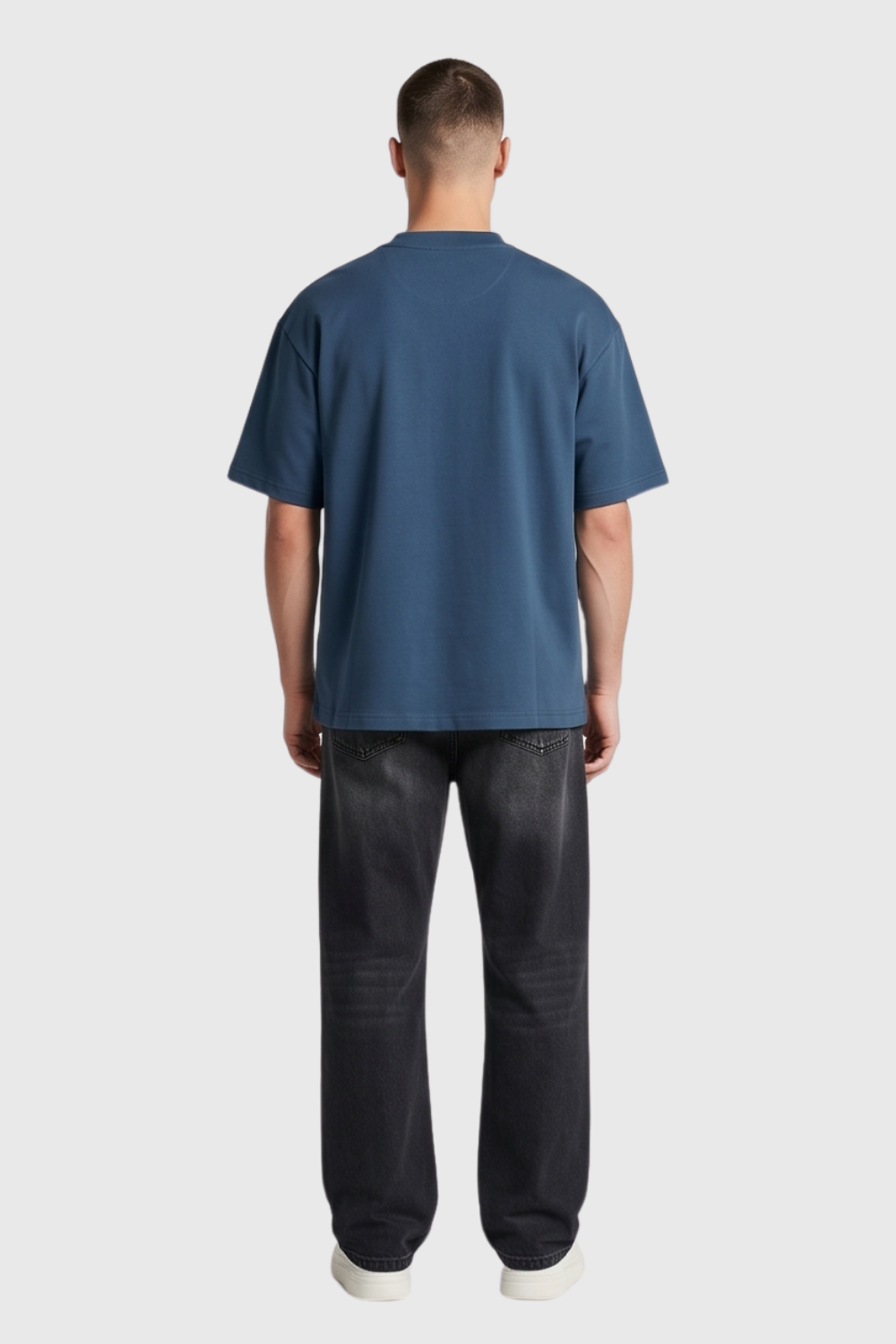 T-Shirt DIOR Clean and modern look suitable for all occasions.