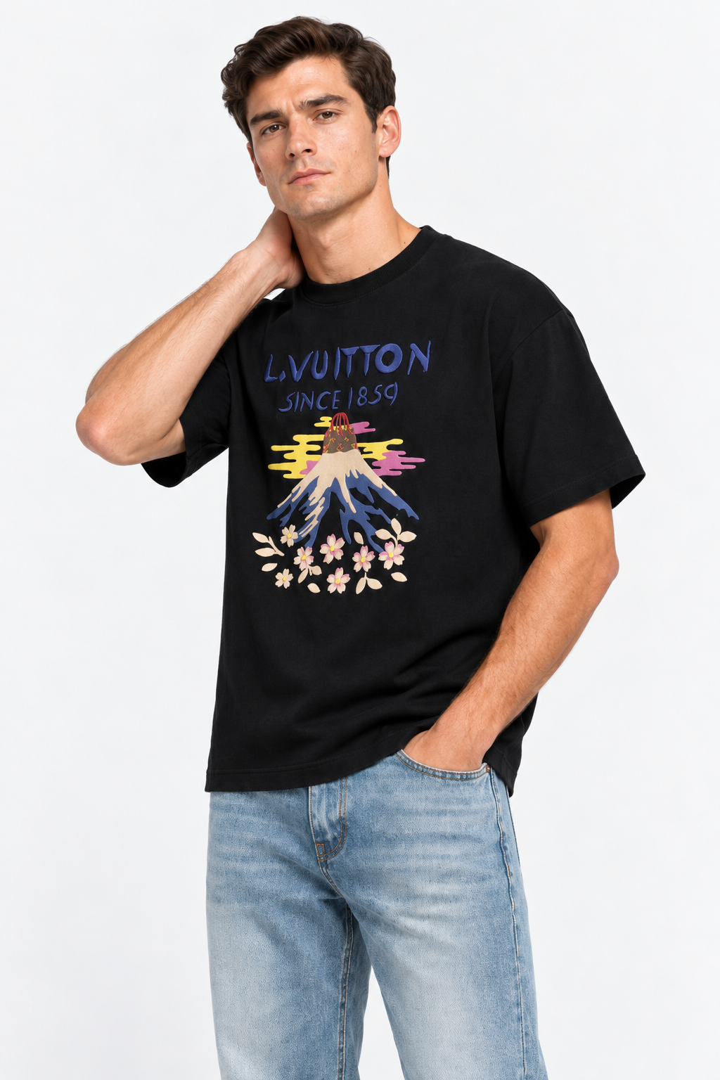 T-Shirt Louis Vuitton Clean and modern look suitable for all occasions For Men