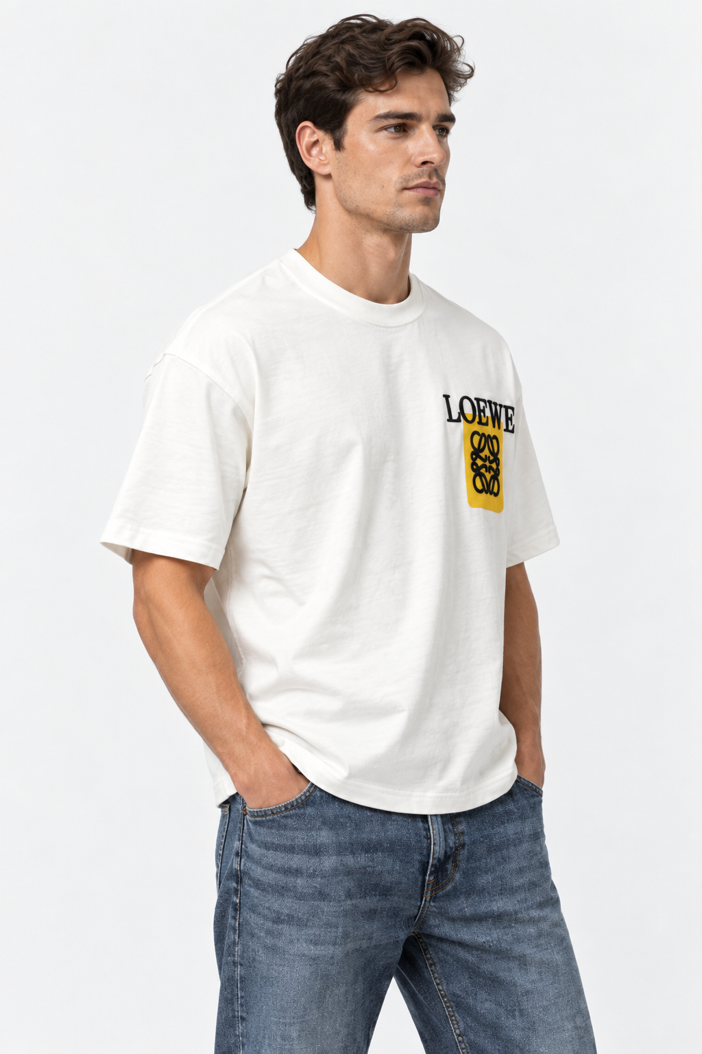 T-Shirt LOWE Practical style combining comfort and everyday elegance For Men.