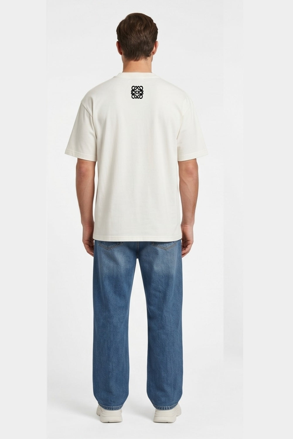T-Shirt LOWE Practical style combining comfort and everyday elegance For Men.