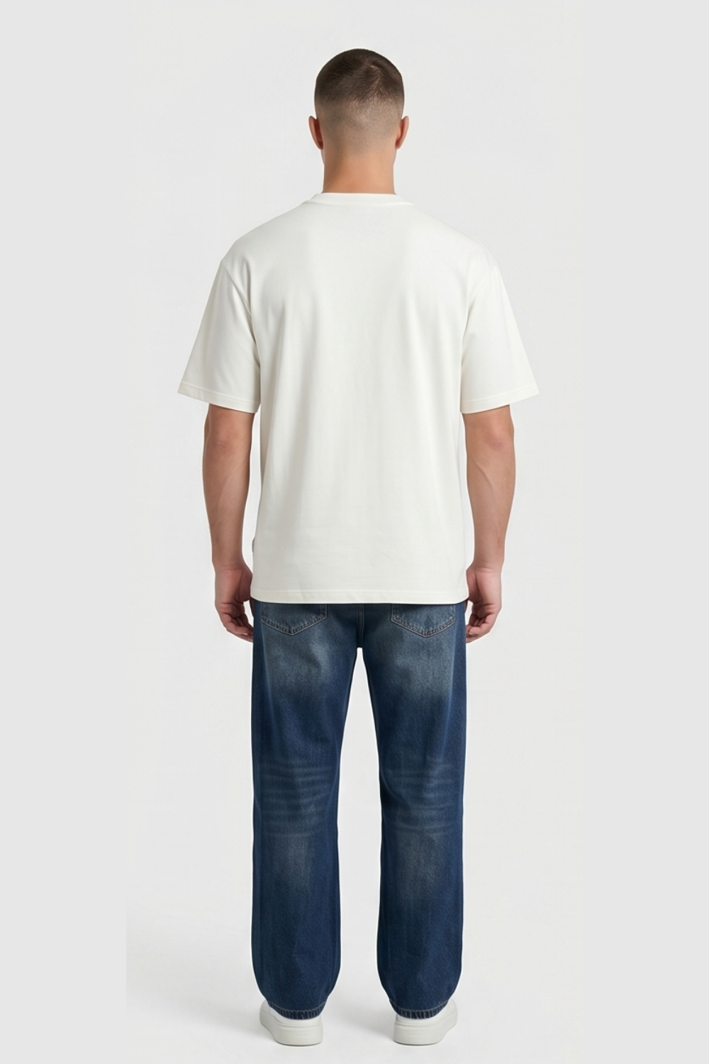 T-Shirt PRADA Minimal details that add a modern touch to your outfit.